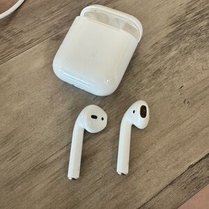 1st Generation Apple AirPods